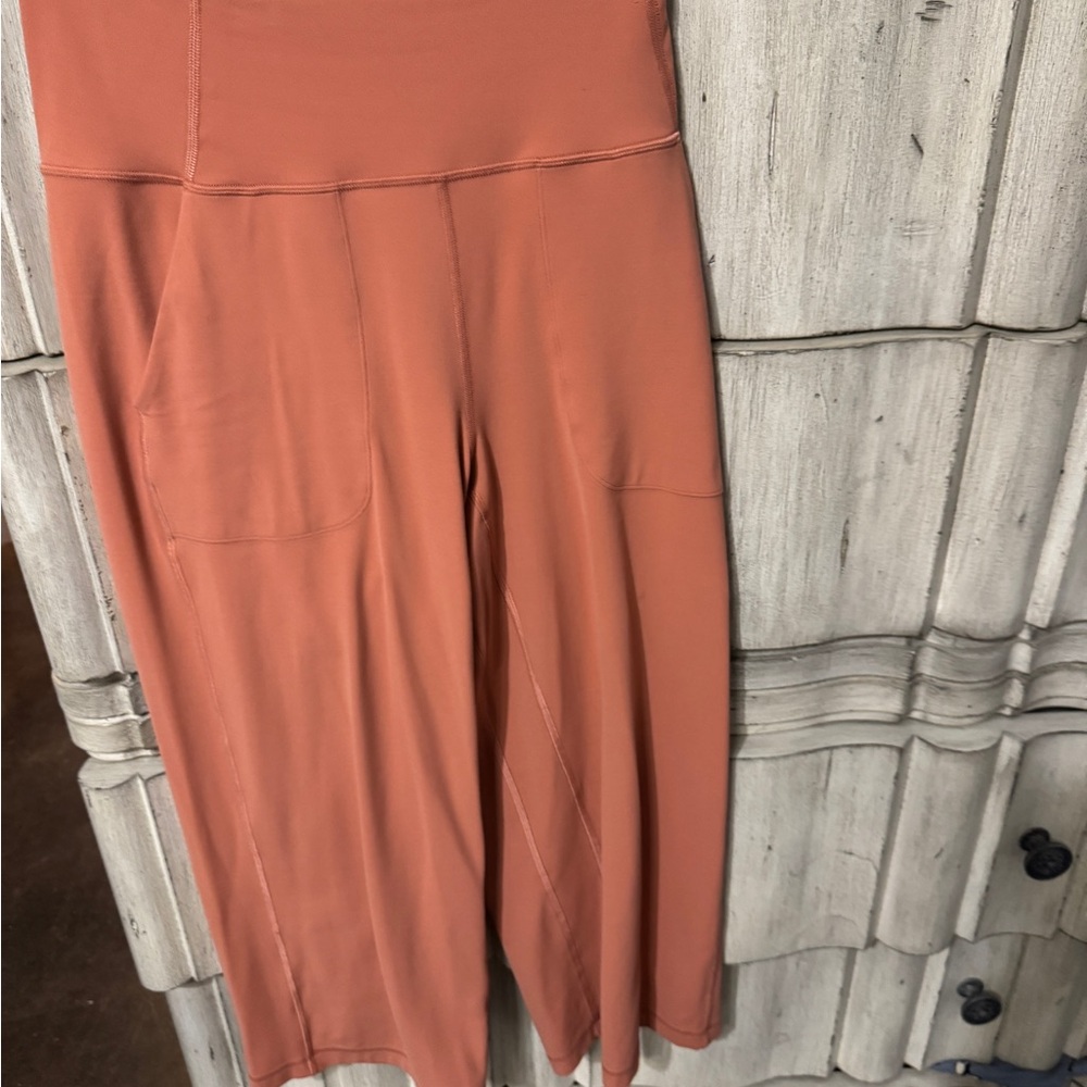 Lululemon Align wide leg cropped pants